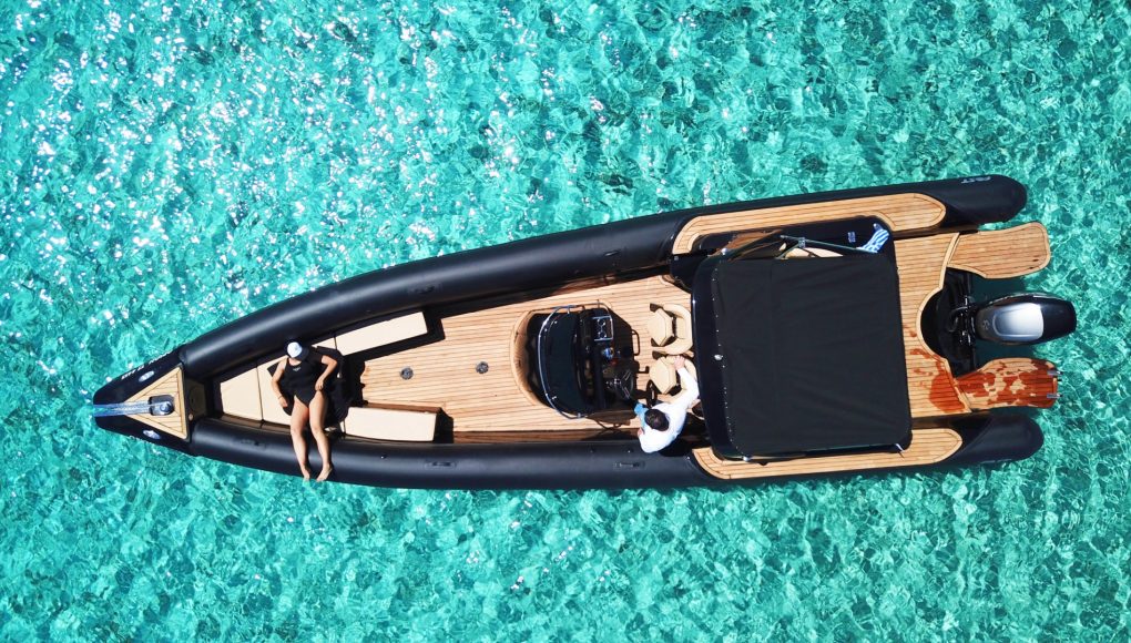 Private Boat for Rent on Ios